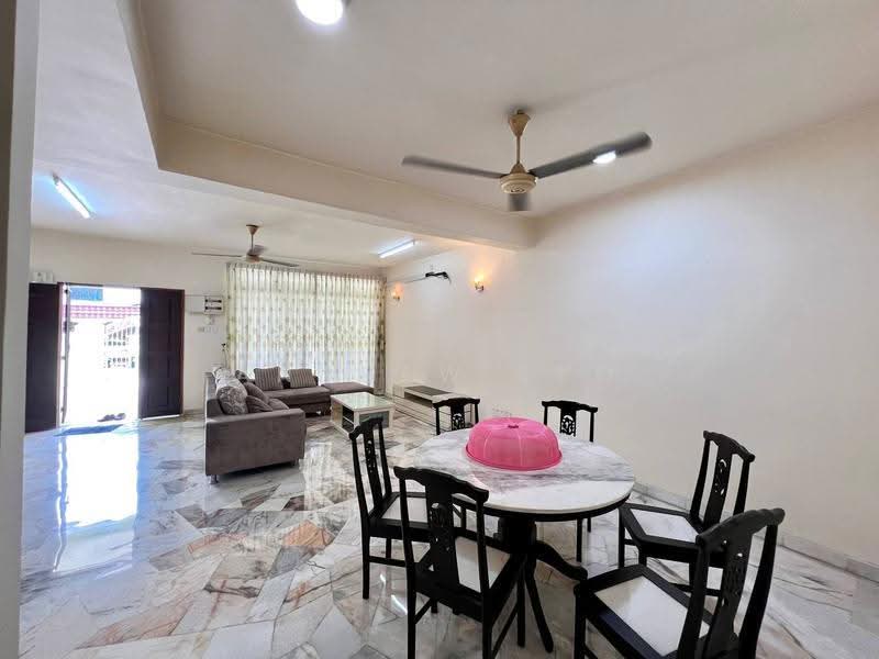 2-storey Terraced House for Sale in Taman Desa Jaya (Johor Bahru) - Andrew Teo - Living Room - PropertyGuru.com.my