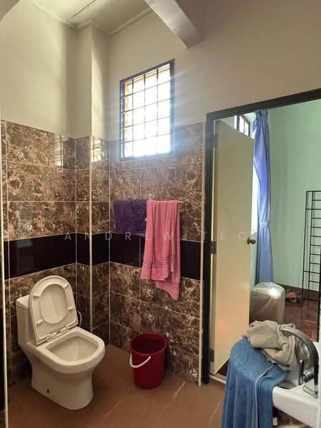 2-storey Terraced House for Sale in Taman Desa Jaya (Johor Bahru) - Andrew Teo - Bathroom - PropertyGuru.com.my