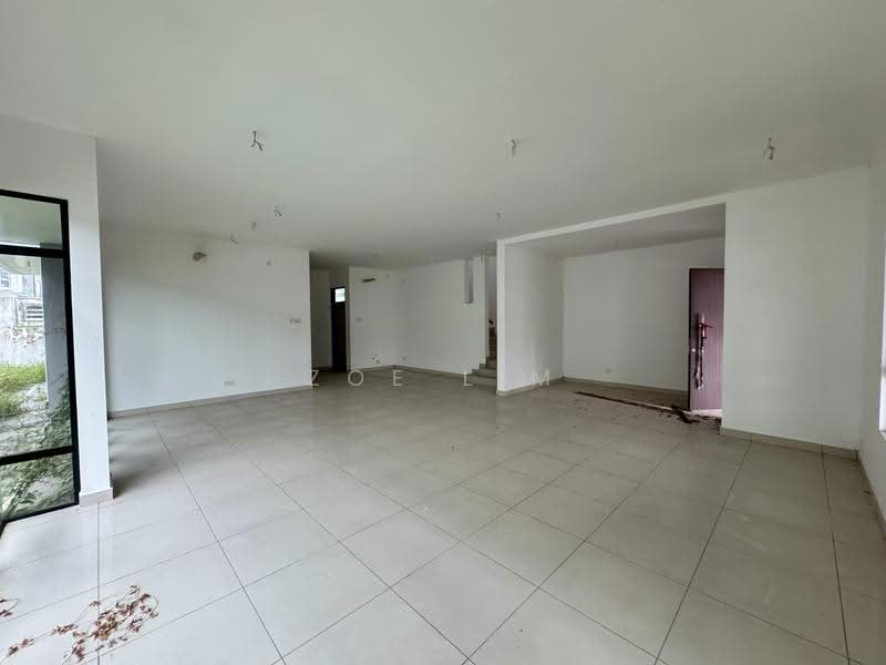 Semi-Detached House for Sale in Bandar Putra Kulai (Kulai) - Zoe Lim - Living Room - PropertyGuru.com.my