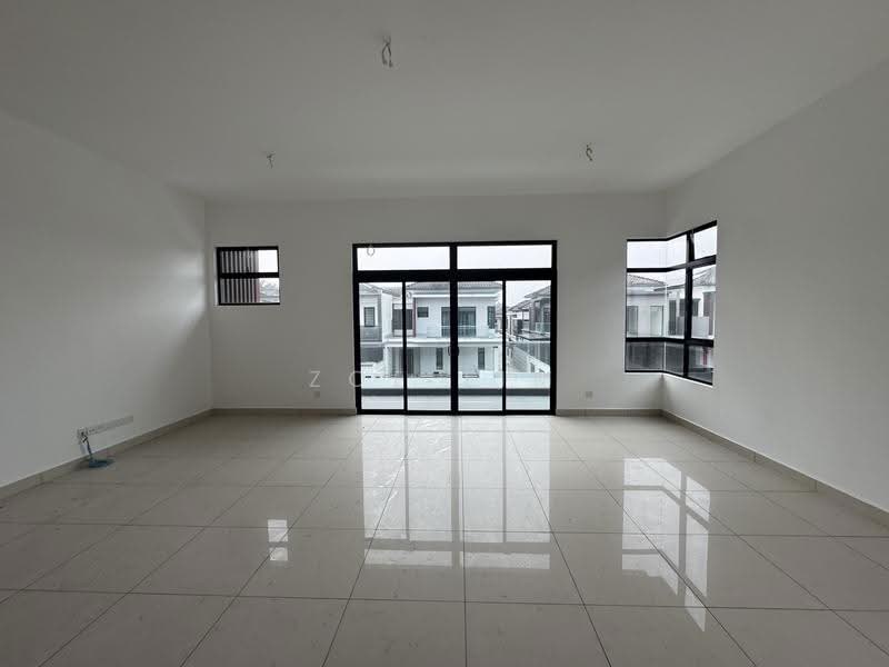 Semi-Detached House for Sale in Bandar Putra Kulai (Kulai) - Zoe Lim - Living Room - PropertyGuru.com.my