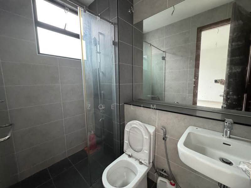 Semi-Detached House for Sale in Bandar Putra Kulai (Kulai) - Zoe Lim - Bathroom - PropertyGuru.com.my