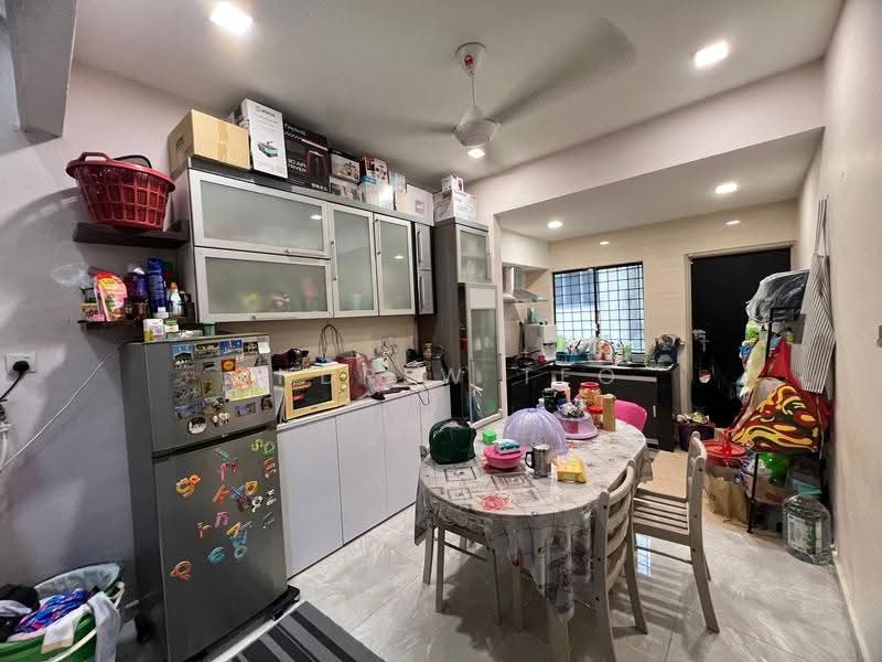 1-storey Terraced House for Sale in Taman Johor Jaya (Johor Bahru) - Andrew Teo - Kitchen - PropertyGuru.com.my