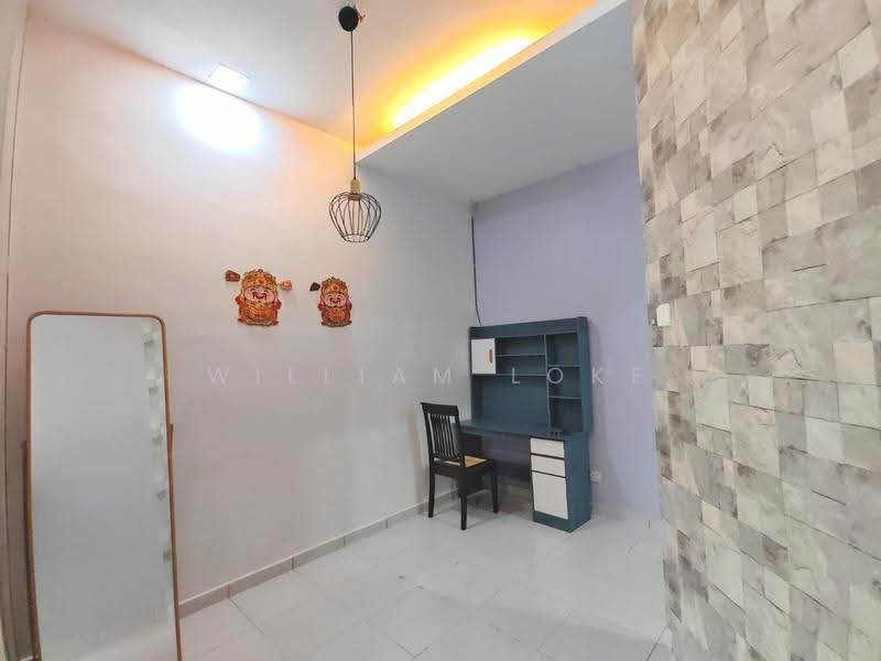 1-storey Terraced House for Rent in Austin (Johor Bahru) - William Loke - Study - PropertyGuru.com.my