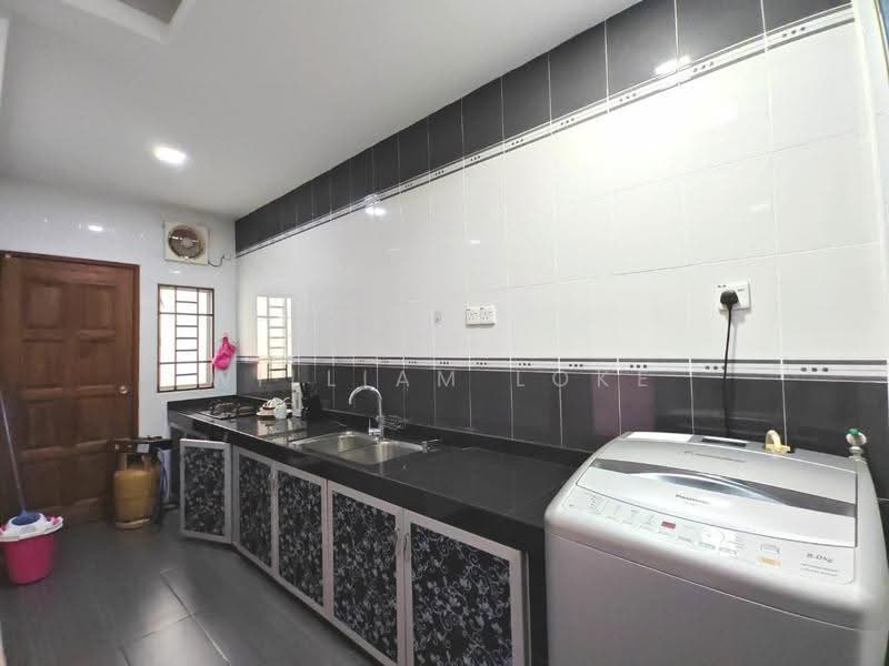 1-storey Terraced House for Rent in Austin (Johor Bahru) - William Loke - Kitchen - PropertyGuru.com.my