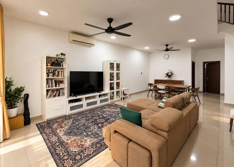 2-storey Terraced House for Sale in Setia Safiro (Cyberjaya) - Mudz Salahuddin - Living Room - PropertyGuru.com.my