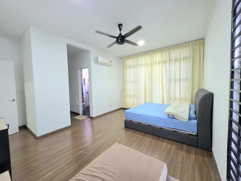 Cluster House for Sale in Bukit Indah (Iskandar Puteri (Nusajaya)) - Serene Low - Bedroom - PropertyGuru.com.my