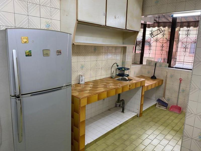 Flat for Rent at Seksyen 17 Petaling Jaya - Abby Woo - Kitchen - PropertyGuru.com.my
