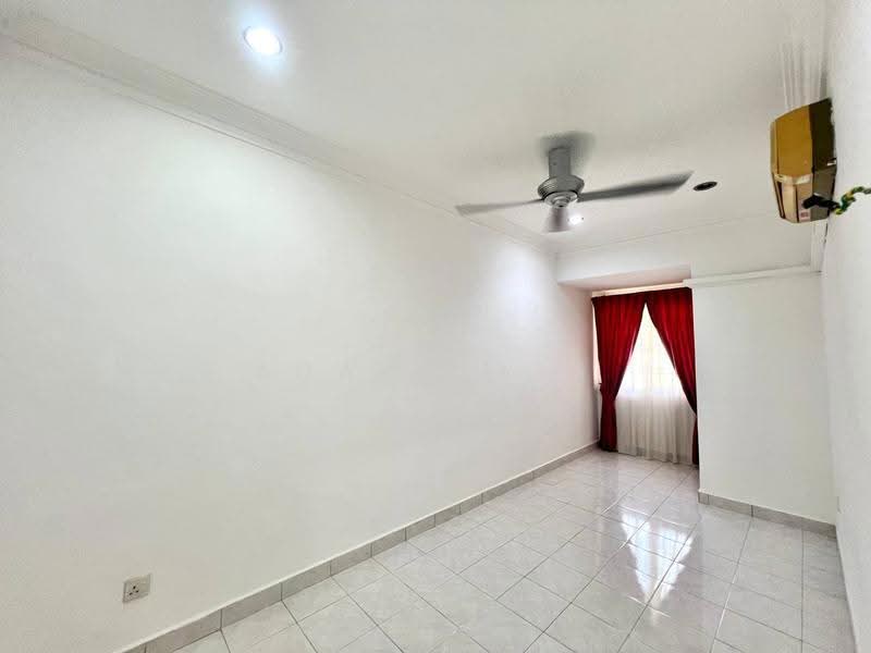 2-storey Terraced House for Rent in Taman Bukit Subang (Shah Alam) - Adaw Zain - Living Room - PropertyGuru.com.my