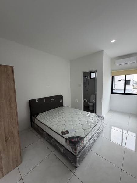 Rumah Bandar untuk Disewa di Kuching (Sarawak) - Erica Bong - Bedroom - PropertyGuru.com.my