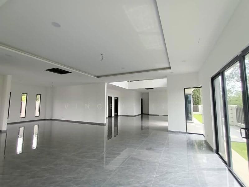 Bungalow House for Sale in Setia Ecohill (Semenyih) - Vincent Lee - Living Room - PropertyGuru.com.my
