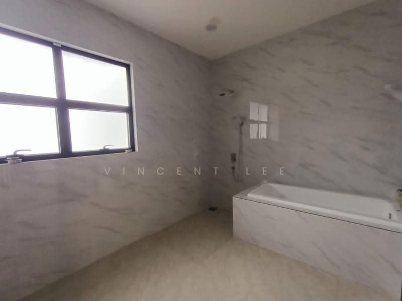 Bungalow House for Sale in Setia Ecohill (Semenyih) - Vincent Lee - Bathroom - PropertyGuru.com.my