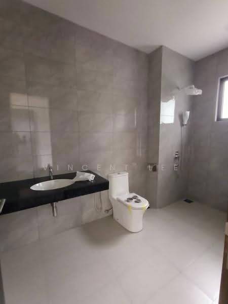 Bungalow House for Sale in Setia Ecohill (Semenyih) - Vincent Lee - Bathroom - PropertyGuru.com.my