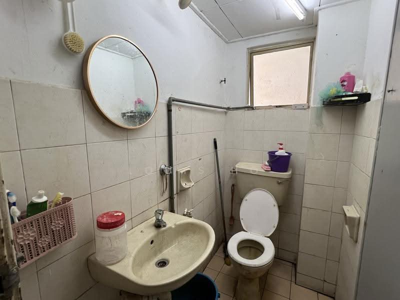 Kedai / Pejabat untuk Disewa di Puchong (Selangor) - Louis Ho - Bathroom - PropertyGuru.com.my