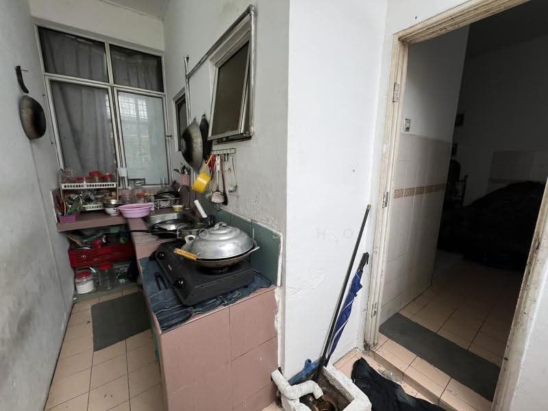 Kedai / Pejabat untuk Disewa di Puchong (Selangor) - Louis Ho - Kitchen - PropertyGuru.com.my