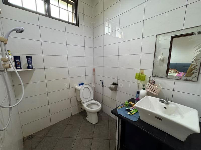 Rumah Berkembar untuk Dijual di Taman Lumba Kuda (Alor Setar) - Ryan Ooi - Bathroom - PropertyGuru.com.my