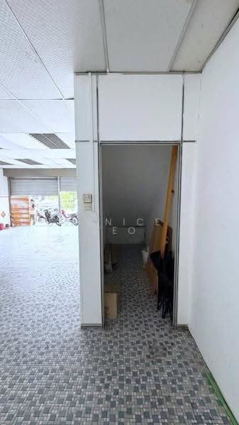 Kedai untuk Disewa di Taman Ungku Tun Aminah (Skudai) - Janice Teo - Entrance - PropertyGuru.com.my