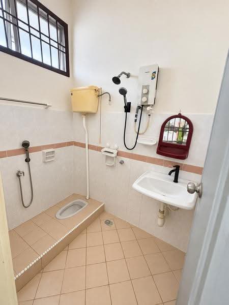 Rumah Teres 1-Tingkat untuk Dijual di Taman Setia Indah (Tebrau) - Jasper Eyo - Bathroom - PropertyGuru.com.my