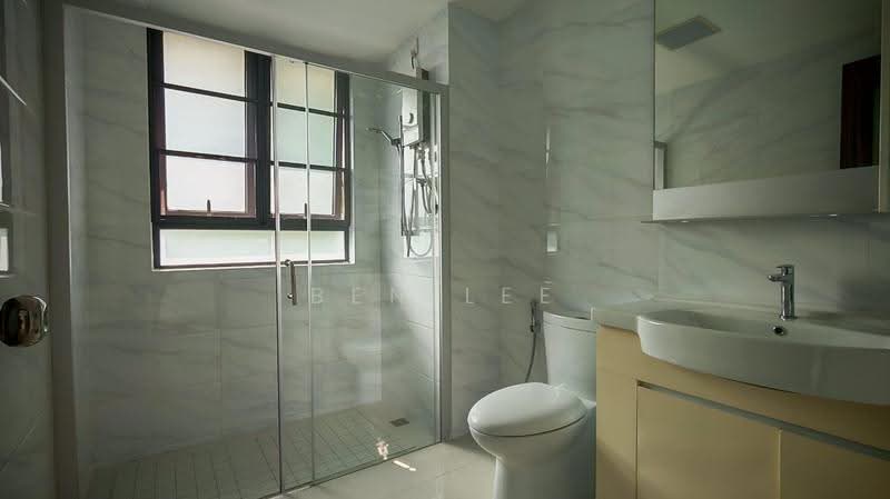 Apartment for Sale at Starview Bay @ Forest City - Ben Lee - Bathroom - PropertyGuru.com.my