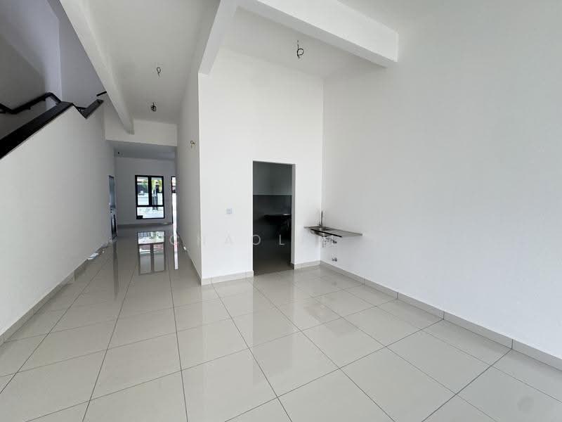 Rumah Berkembar untuk Dijual di Bandar Kinrara Seksyen 8 (Bandar Kinrara) - ChaoLim . - Entrance - PropertyGuru.com.my