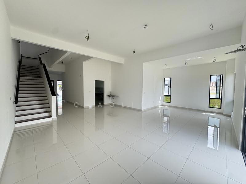 Rumah Berkembar untuk Dijual di Bandar Kinrara Seksyen 8 (Bandar Kinrara) - ChaoLim . - Living Room - PropertyGuru.com.my