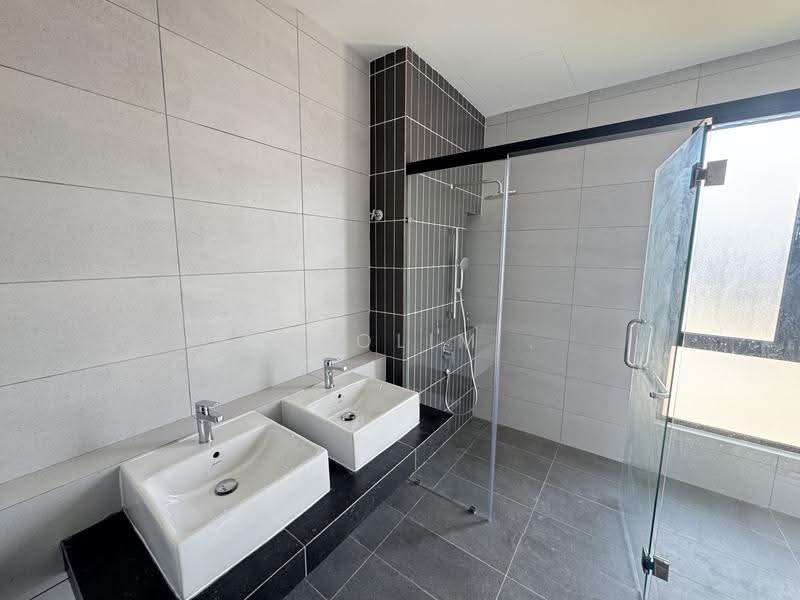 Rumah Berkembar untuk Dijual di Bandar Kinrara Seksyen 8 (Bandar Kinrara) - ChaoLim . - Bathroom - PropertyGuru.com.my