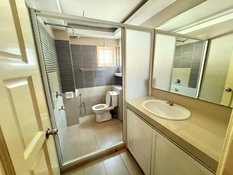 Semi-Detached House for Rent in Bangsar (Kuala Lumpur) - Alwin Yee - Bathroom - PropertyGuru.com.my