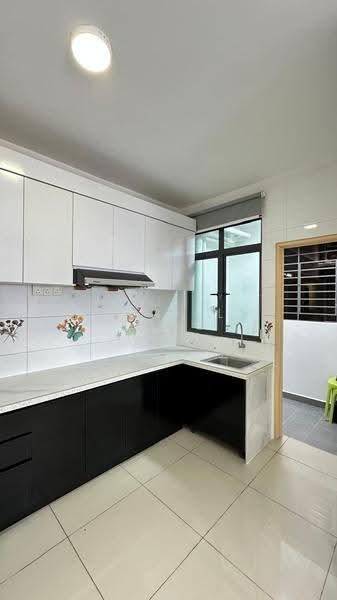 Service Residence for Sale at ARC @ Austin Hills - Daniel Yong - Kitchen - PropertyGuru.com.my
