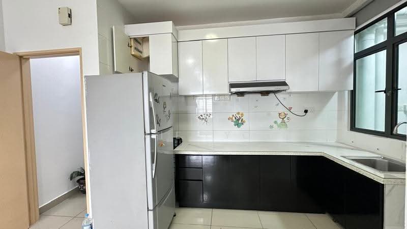 Service Residence for Sale at ARC @ Austin Hills - Daniel Yong - Kitchen - PropertyGuru.com.my