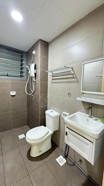 Service Residence for Sale at ARC @ Austin Hills - Daniel Yong - Bathroom - PropertyGuru.com.my