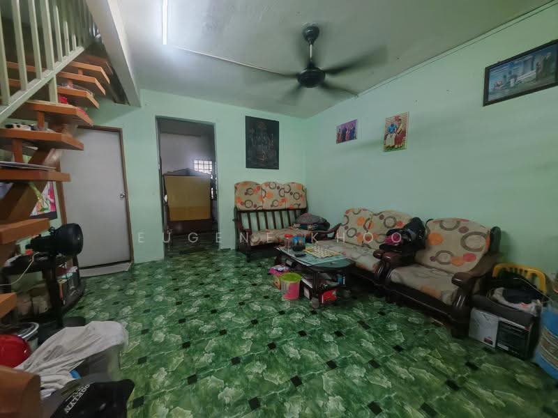 Rumah Teres 2-Tingkat untuk Dijual di Taman Puteri Wangsa (Ulu Tiram) - Eugene Khoo - Living Room - PropertyGuru.com.my