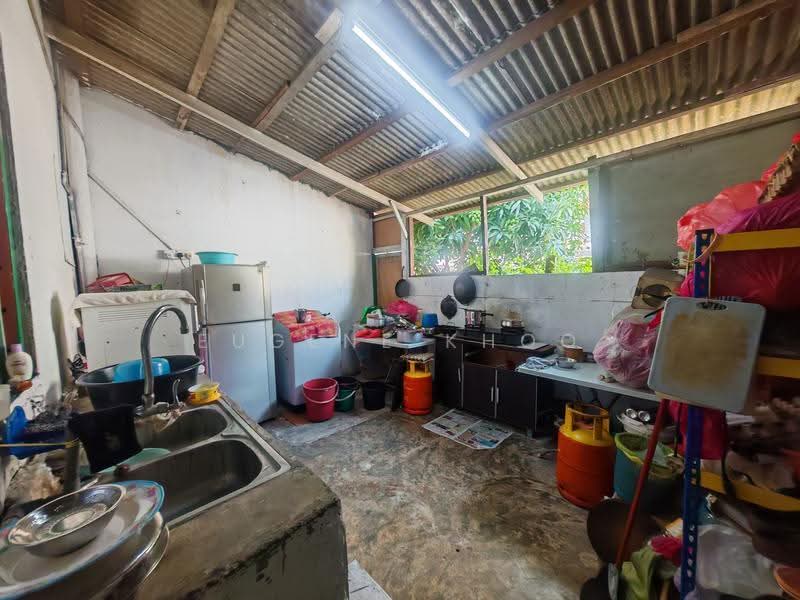 Rumah Teres 2-Tingkat untuk Dijual di Taman Puteri Wangsa (Ulu Tiram) - Eugene Khoo - Kitchen - PropertyGuru.com.my