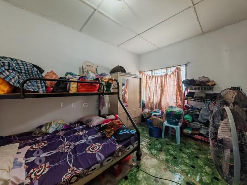 Rumah Teres 2-Tingkat untuk Dijual di Taman Puteri Wangsa (Ulu Tiram) - Eugene Khoo - Bedroom - PropertyGuru.com.my