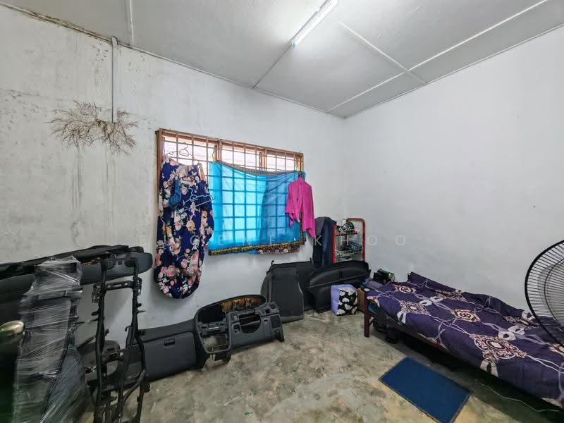 Rumah Teres 2-Tingkat untuk Dijual di Taman Puteri Wangsa (Ulu Tiram) - Eugene Khoo - Bedroom - PropertyGuru.com.my