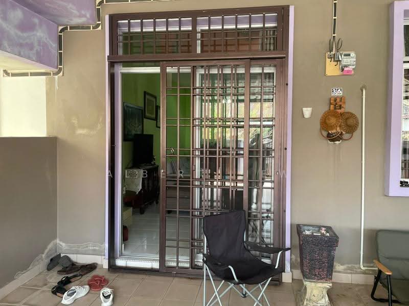 1.5-storey Terraced House for Sale in Taman Setia Indah (Tebrau) - Albert Liew - Living Room - PropertyGuru.com.my