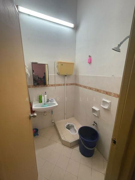 Rumah Teres 1-Tingkat untuk Dijual di Taman Setia Indah (Tebrau) - Albert Liew - Bathroom - PropertyGuru.com.my