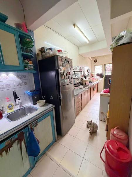 2-storey Terraced House for Sale in Bandar Kinrara Seksyen 3 (Bandar Kinrara) - Evan Goh - Kitchen - PropertyGuru.com.my