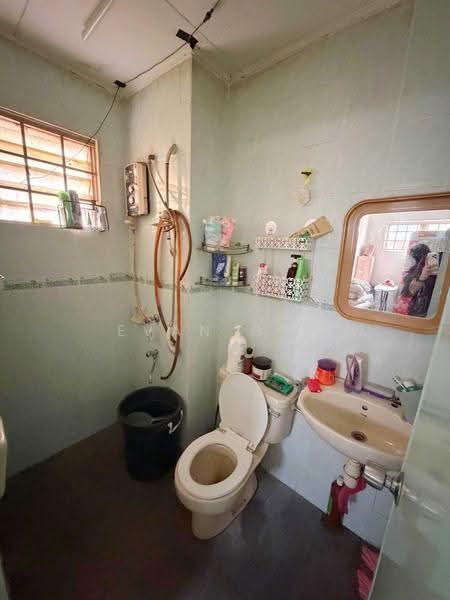 2-storey Terraced House for Sale in Bandar Kinrara Seksyen 3 (Bandar Kinrara) - Evan Goh - Bathroom - PropertyGuru.com.my