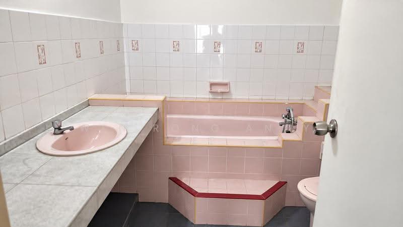 Rumah Teres 2-Tingkat untuk Dijual di Bandar Sunway (Sunway) - Wen Rong Andy Lee - Bathroom - PropertyGuru.com.my