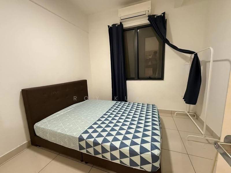 Kediaman Servis untuk Dijual di Woodsbury Suites - Roy Kuak - Bedroom - PropertyGuru.com.my