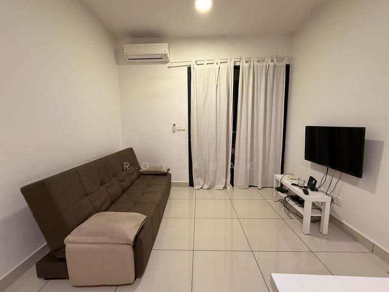 Kediaman Servis untuk Dijual di Woodsbury Suites - Roy Kuak - Living Room - PropertyGuru.com.my