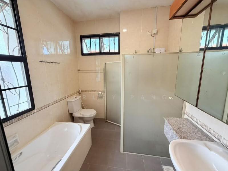 Rumah Berkembar untuk Dijual di Taman Impian Emas (Skudai) - Shirley Pang - Bathroom - PropertyGuru.com.my