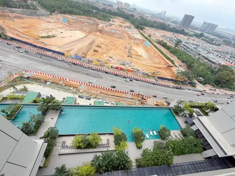 Kediaman Servis untuk Dijual di The Pulse Residence - Evan Goh - Pool - PropertyGuru.com.my