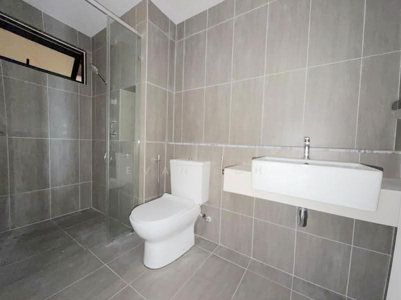 Kediaman Servis untuk Dijual di The Pulse Residence - Evan Goh - Bathroom - PropertyGuru.com.my