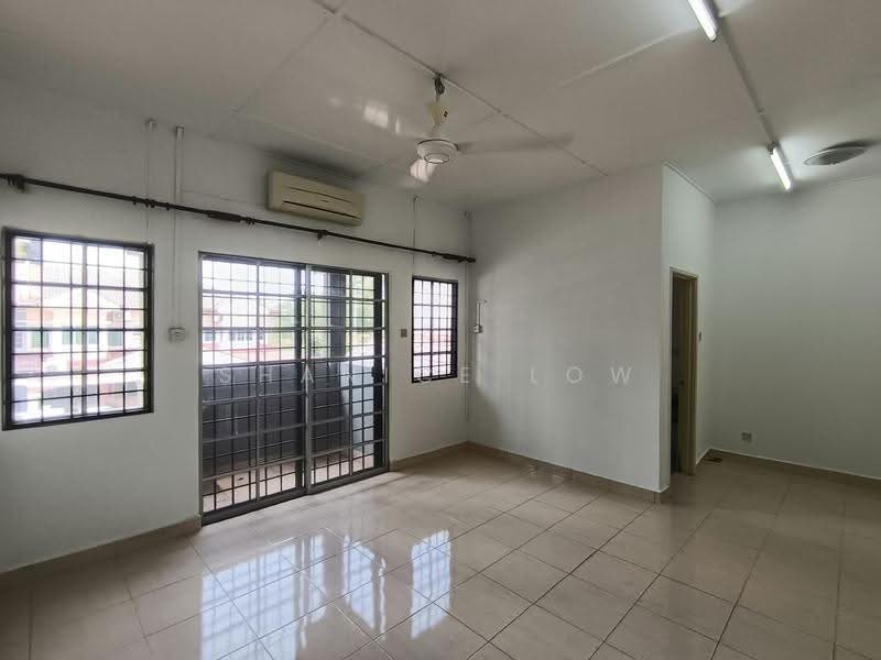 Rumah Teres 2-Tingkat untuk Dijual di Bandar Puteri Puchong (Puchong) - Shanice Low - Living Room - PropertyGuru.com.my
