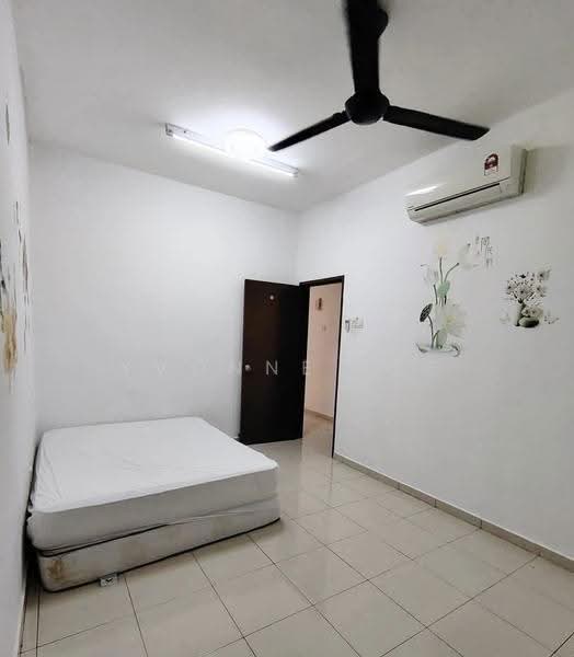 Apartment for Rent at Tanjung Permai De Centro - Yvonne Lee - Bedroom - PropertyGuru.com.my
