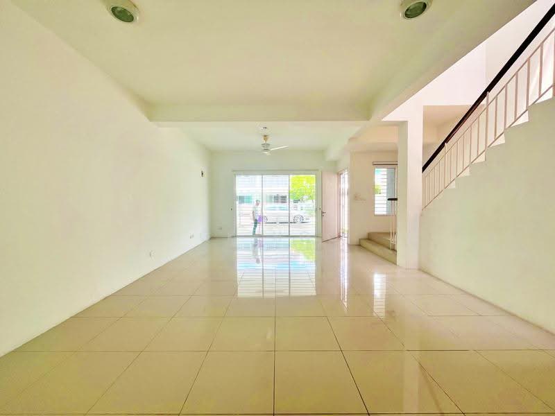 Rumah Teres 2-Tingkat untuk Disewa di Bandar Teknologi Kajang (Kajang) - GK Hoo - Living Room - PropertyGuru.com.my
