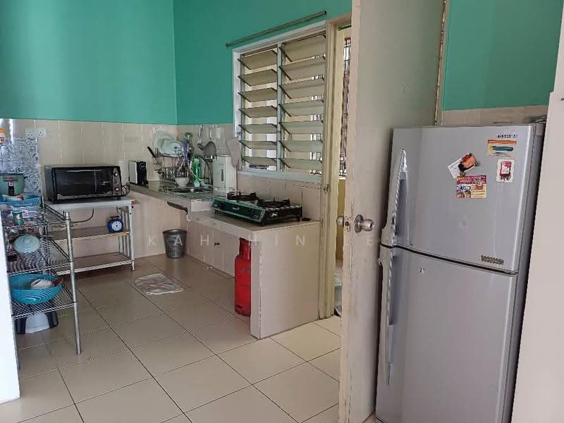 Condominium for Rent at Platinum Lake PV 10 - Kah Hin Lee - Kitchen - PropertyGuru.com.my