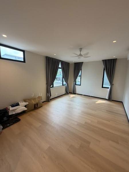 Rumah Berkembar untuk Dijual di Iskandar Puteri (Nusajaya) (Johor) - Junz Liew - PropertyGuru.com.my