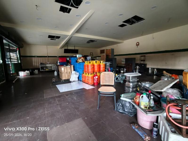 Shop for Rent in Bukit Rahman Putra (Sungai Buloh) - Rachel Lee - Interior - PropertyGuru.com.my