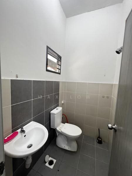 2-storey Terraced House for Rent in Kota Warisan (Sepang) - Max Low - Bathroom - PropertyGuru.com.my